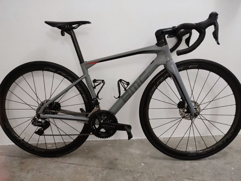 Used BMC Roadmachine 01 ONE 2018 2018 Road & Gravel, Light Gray — image 1 of 10