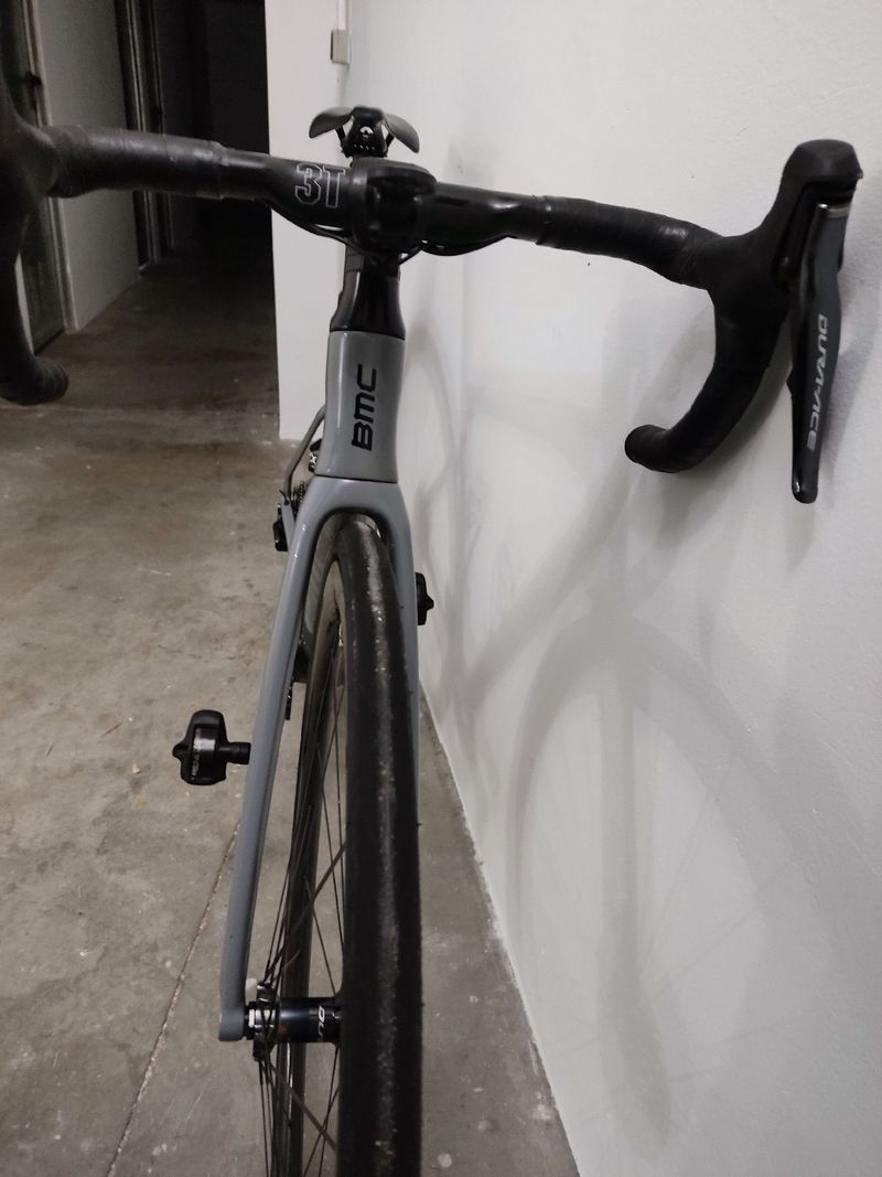 Used BMC Roadmachine 01 ONE 2018 2018 Road & Gravel, Light Gray — image 4 of 10