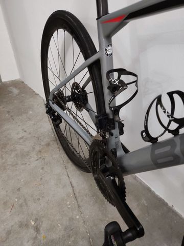 Used BMC Roadmachine 01 ONE 2018 2018 Road & Gravel, Light Gray — image 9 of 10