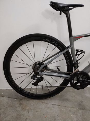 Used BMC Roadmachine 01 ONE 2018 2018 Road & Gravel — image 2 of 10