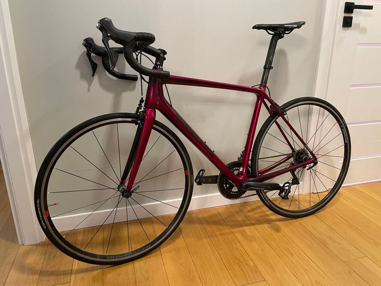 Used Trek Émonda SLR 6 2017 2017 Road & Gravel, Red — image 2 of 9
