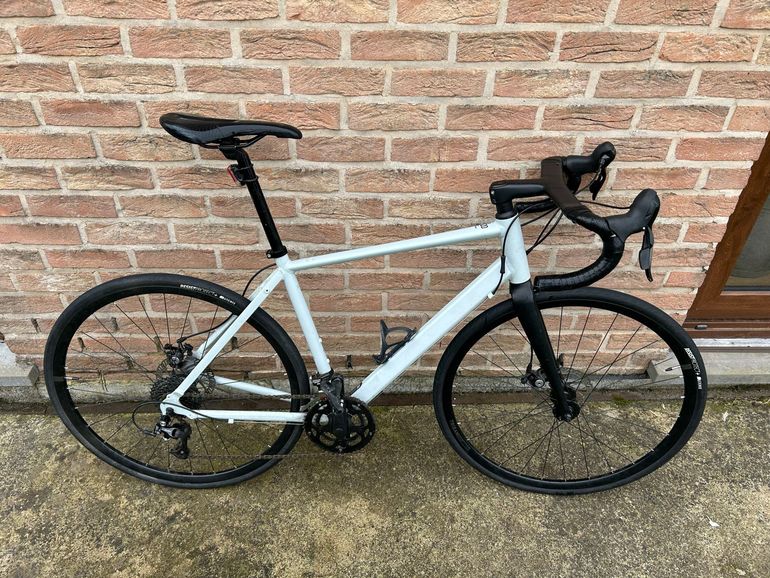 Used TRIBAN Rennrad Radtouren RC120 Scheibenbremsen hellgrau 2026 2026 Road & Gravel, White — image 2 of 7