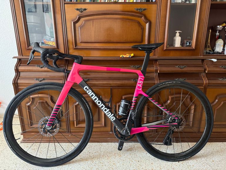 Used Cannondale SuperSix EVO Shimano Dura Ace Di2 2025 Road & Gravel — image 1 of 4