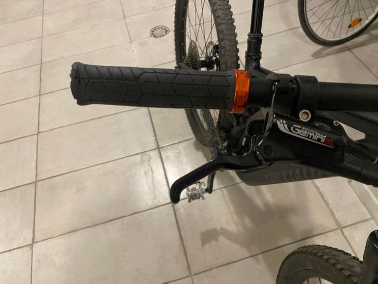 Used Specialized Stumpjumper Alloy 2021 2021 Mountainbike, Black, 29 — image 8 of 15