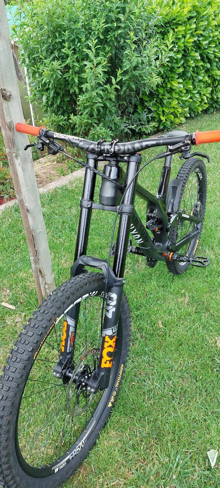 Used Canyon Sender CF 8.0 2019 2019 Mountainbike, Black, 27.5 — image 3 of 4