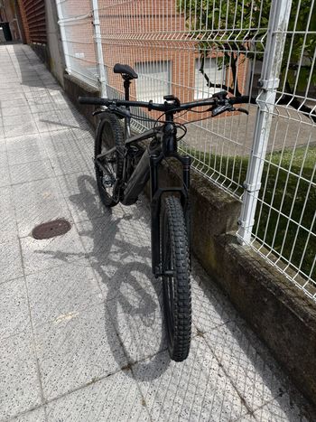 Used Trek Rail 7 Gen 3 2024 2024 Mountainbike, Black, 29 — image 7 of 12