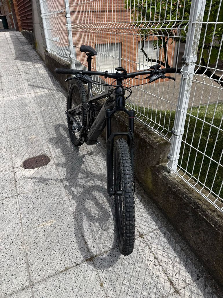 Used Trek Rail 7 Gen 3 2024 2024 Mountainbike, Black, 29 — image 7 of 12