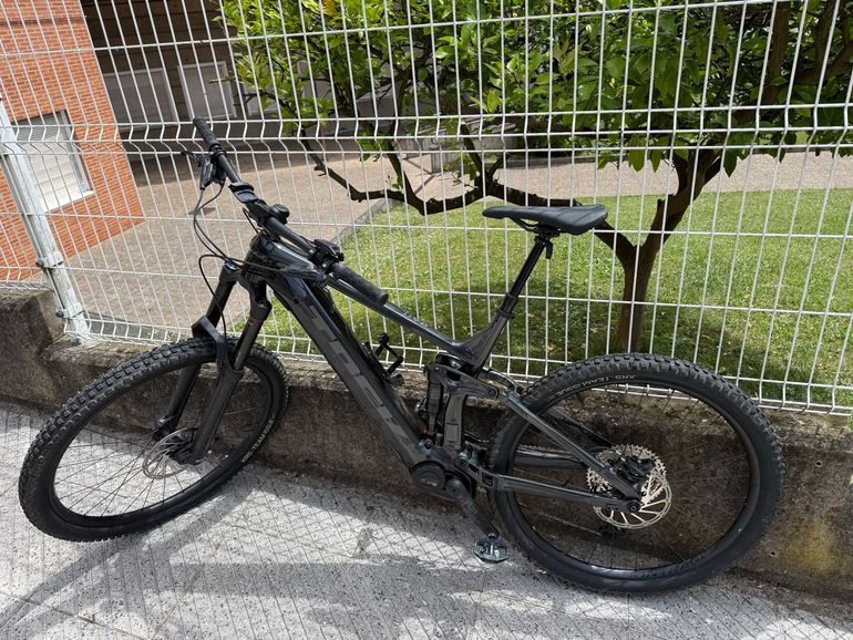 Used Trek Rail 7 Gen 3 2024 2024 Mountainbike, Black, 29 — image 2 of 12