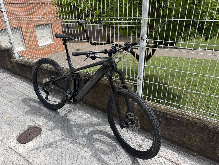 Used Trek Rail 7 Gen 3 2024 2024 Mountainbike, Black, 29 — image 1 of 12