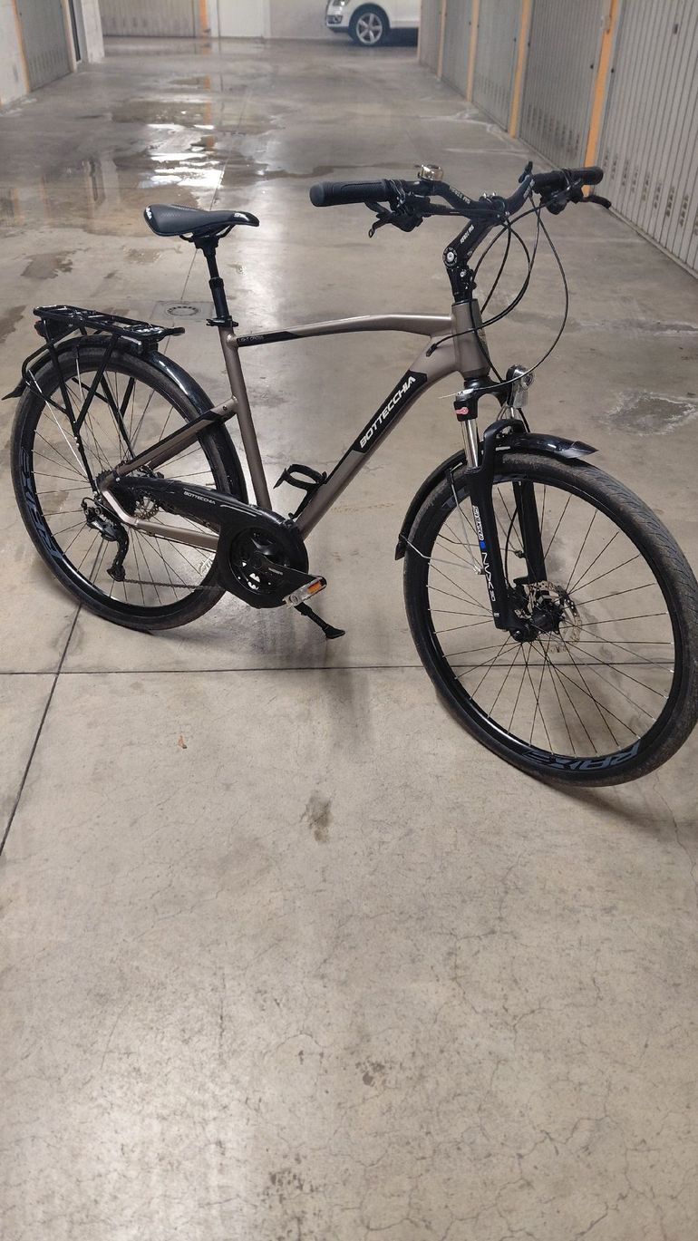 Used Bottecchia Bottecchia Custom Shimano Alivio Urban, Light Gray — image 1 of 7