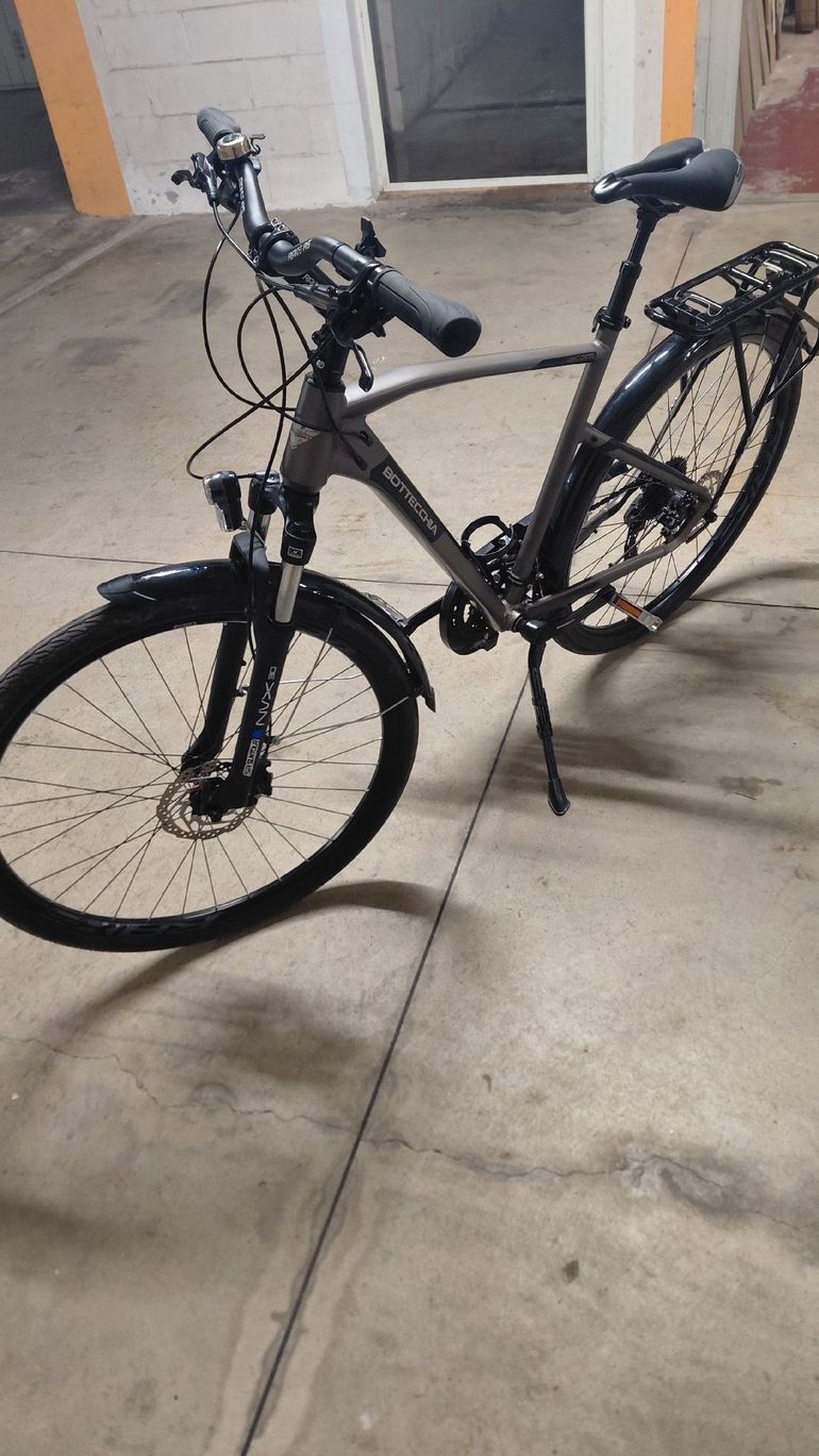 Used Bottecchia Bottecchia Custom Shimano Alivio Urban, Light Gray — image 2 of 7