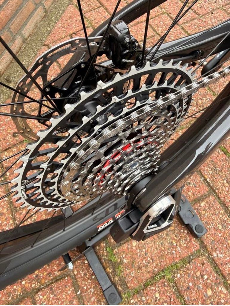 Used Scott Spark RC SL 2025 2025 Mountainbike, Black, 29 — image 8 of 16