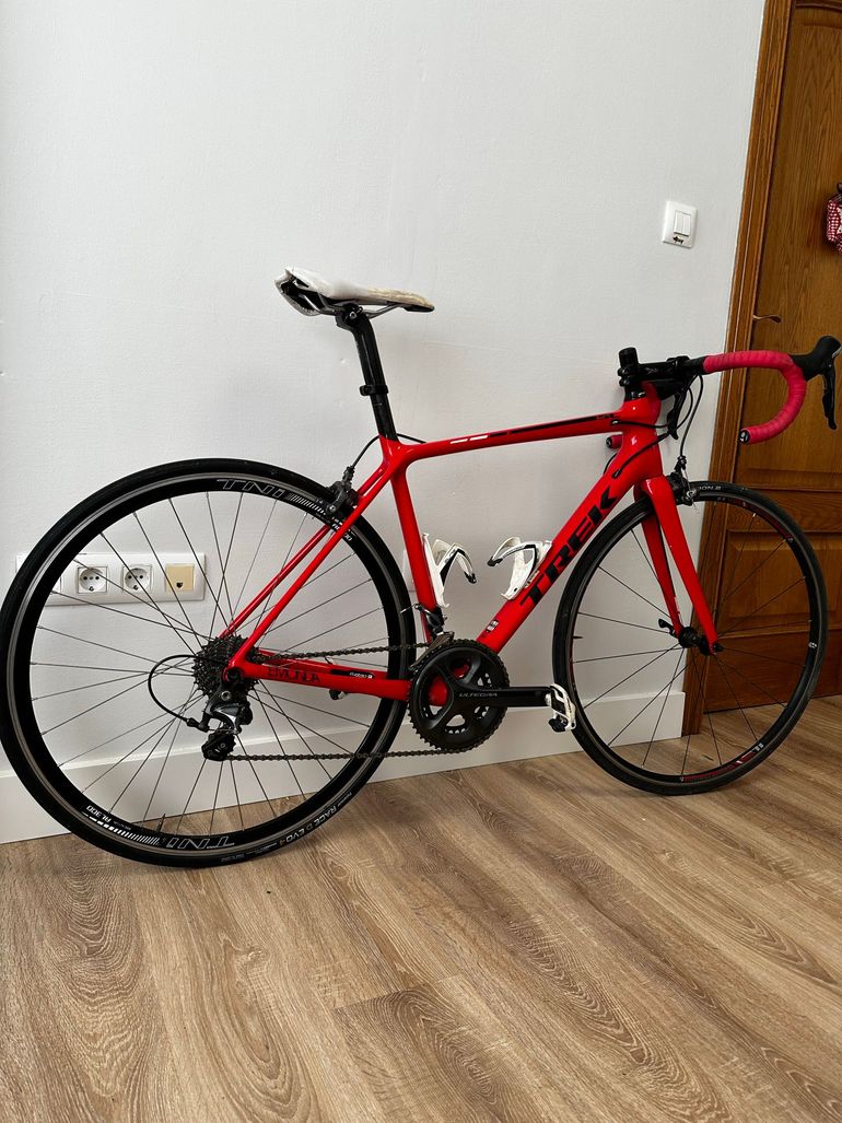 Used Trek Emonda sl6 Trek Emonda sl6 Custom Shimano Ultegra 2015 Road & Gravel, Red — image 2 of 8