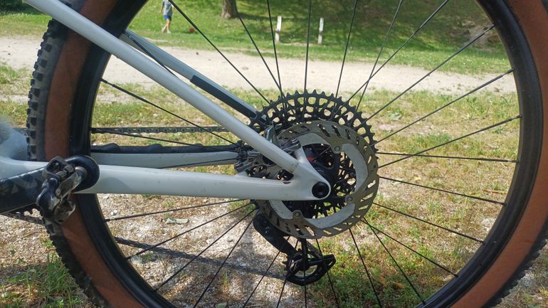 Used Specialized Epic 8 Taille M 2024 Mountainbike, White — image 5 of 8