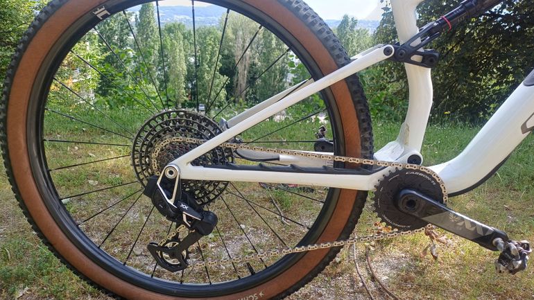 Used Specialized Epic 8 Taille M 2024 Mountainbike, White — image 7 of 8