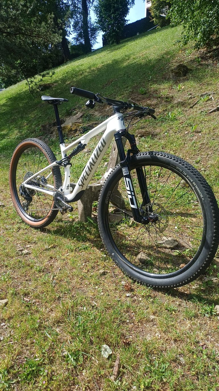 Used Specialized Epic 8 Taille M 2024 Mountainbike, White — image 1 of 8