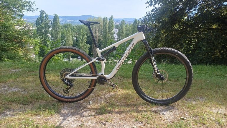 Used Specialized Epic 8 Taille M 2024 Mountainbike, White — image 8 of 8