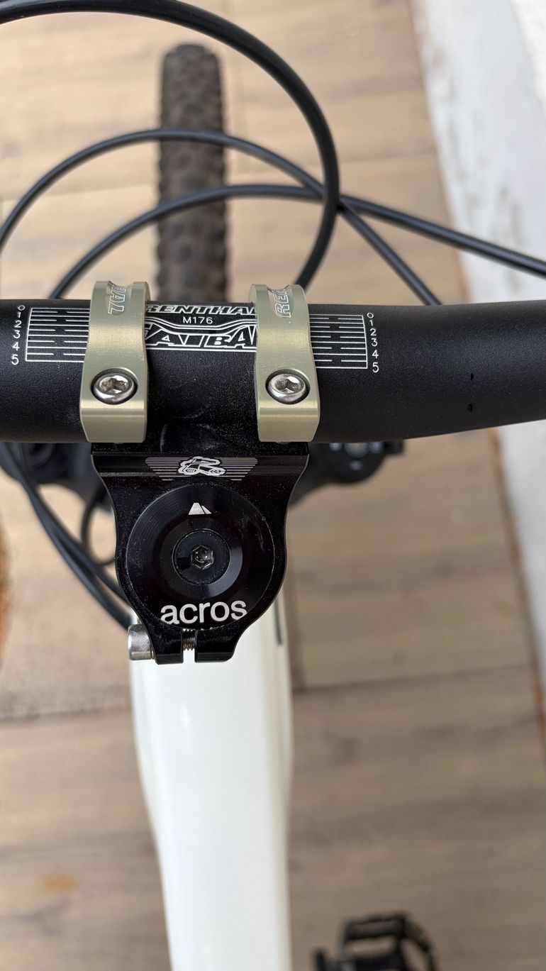 Used Canyon Neuron Shimano Deore 2024 Mountainbike, White — image 5 of 12
