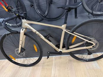Used Liv Devote 0 2024 2024 Road & Gravel — image 13 of 16