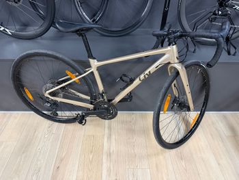 Used Liv Devote 0 2024 2024 Road & Gravel — image 2 of 16