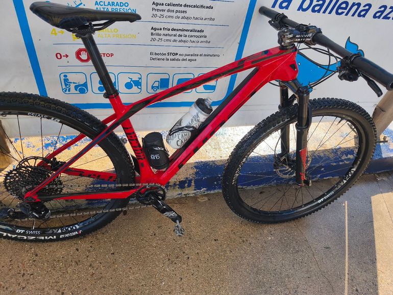 Used Ghost Lector 5.9 LC U 2019 2019 Mountainbike, Red, 29 — image 1 of 5
