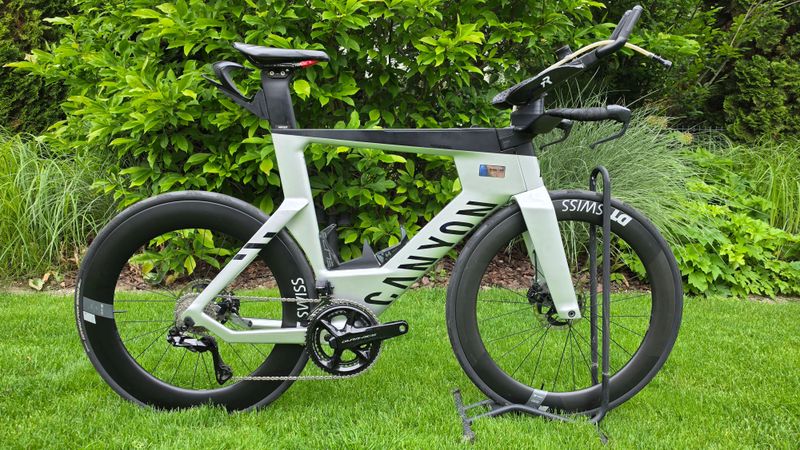 Gebrauchtes Canyon Speedmax CFR Disc Di2 2021 2021 Road & Gravel, Hellgrau — Bild 2 von 29