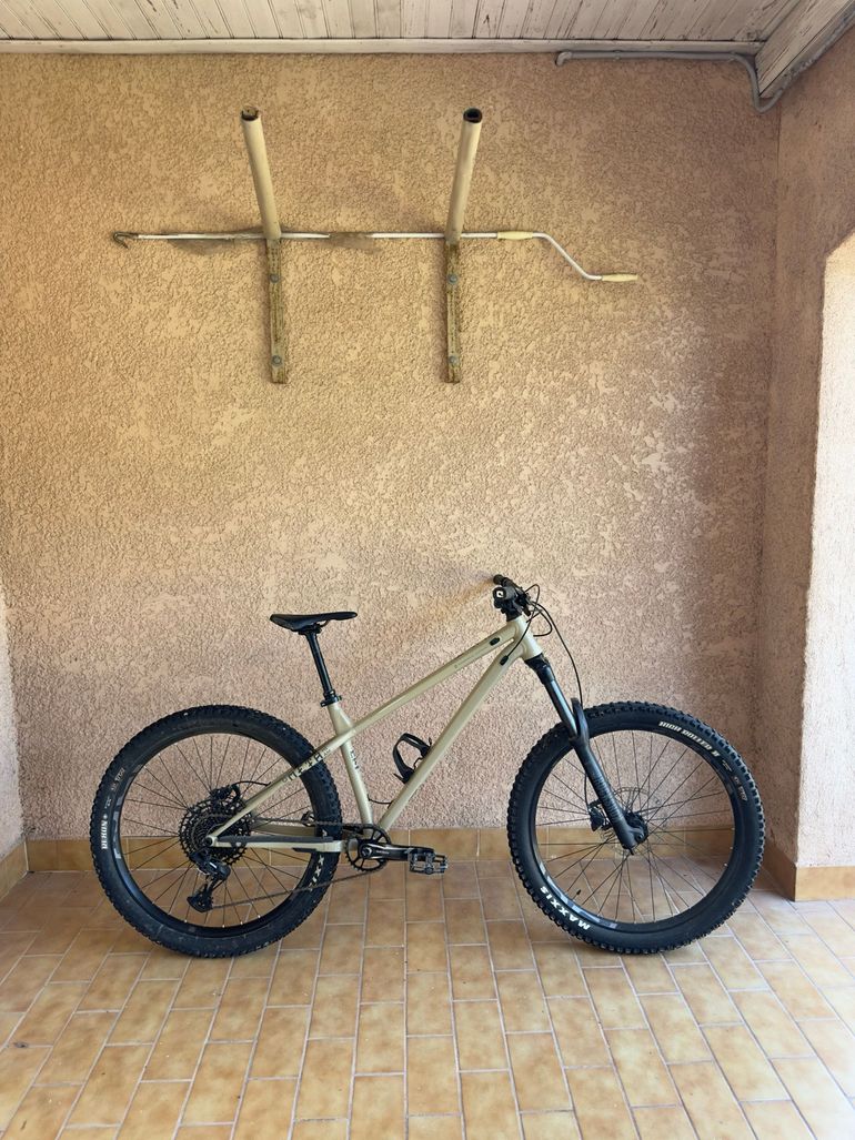 Used Commencal META HT AM ESSENTIAL 2021 2021 Mountainbike, Orange, 27.5 — image 1 of 8