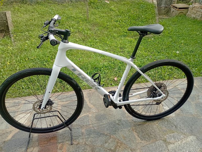Used Trek FX Sport 4 2022 2022 Urban, White — image 1 of 7