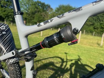 Used Specialized Epic EVO 2021 2021 Mountainbike, Light Gray, 29 — image 5 of 11