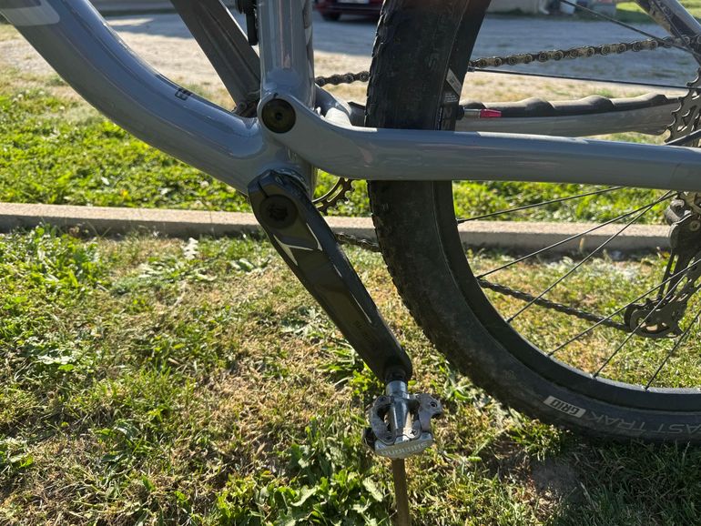 Used Specialized Epic EVO 2021 2021 Mountainbike, Light Gray, 29 — image 7 of 11