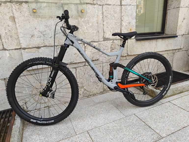 Used Scott Genius 920 2022 2022 Mountainbike, Light Gray, 29 — image 2 of 6