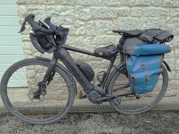 Used Giant Revolt E+ 2022 2022 Road & Gravel, Light Gray — image 2 of 15