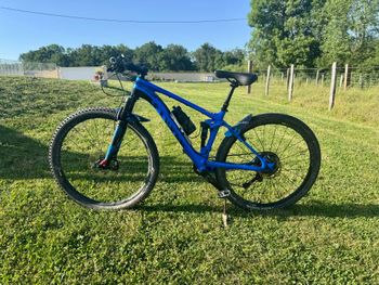 Used Canyon LUX Shimano Deore XT 2018 Mountainbike, Blue — image 2 of 10