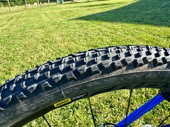 Used Canyon LUX Shimano Deore XT 2018 Mountainbike, Blue — image 9 of 10