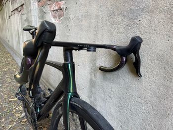 Used Velobuild Velobuild Custom SRAM Rival eTap AXS 2024 Road & Gravel, Green — image 11 of 35