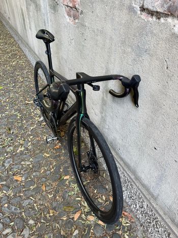 Used Velobuild Velobuild Custom SRAM Rival eTap AXS 2024 Road & Gravel, Green — image 10 of 35