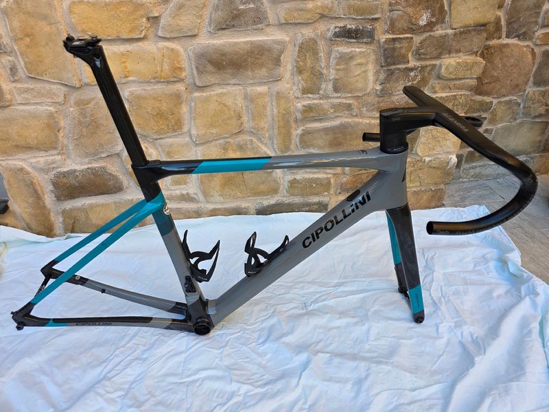 Used Cipollini DOLOMIA - SRAM RED E-TAP AXS D1- Tune Schwarzbrenner 20 Skyline Disc 2024 Frameset 2024 Road & Gravel
