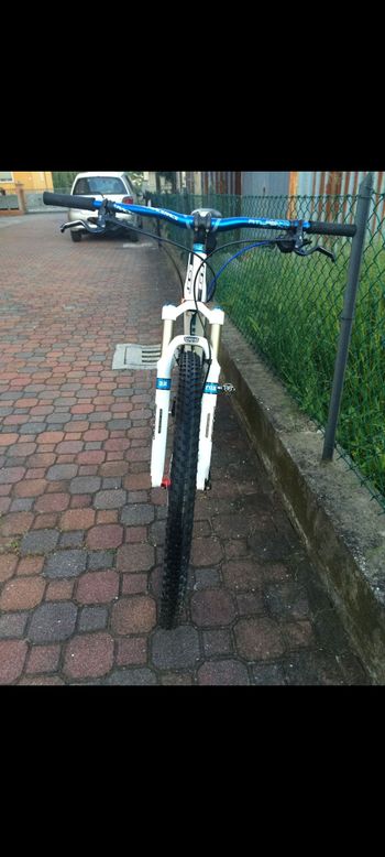 Used GT 100 9R CARBON TEAM 2015 Mountainbike, Blau — image 2 of 4