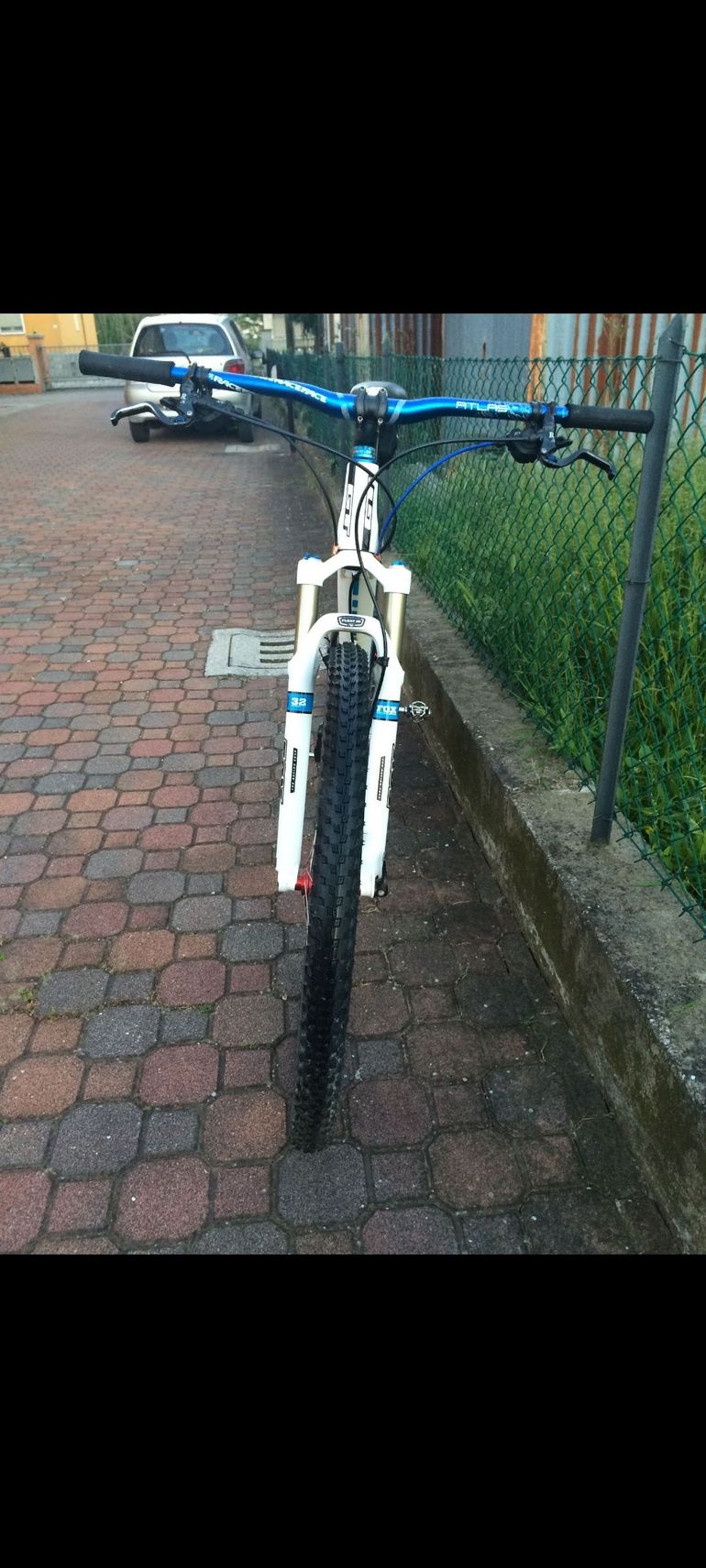 Used GT 100 9R CARBON TEAM 2015 Mountainbike, Blau — image 4 of 4