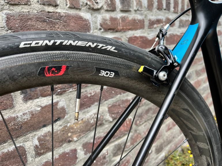 Used Giant Tcr Campagnolo Super Record 2016 Road & Gravel, Blue — image 7 of 12