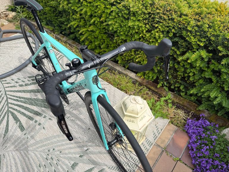 Used Bianchi Sprint - 105 Di2 2022 2022 Road & Gravel, White — image 4 of 4