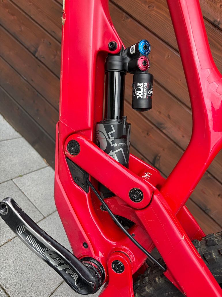 Used YT Industries TUES 29 CF Pro 2019 2019 Mountainbike, Red, 29 — image 7 of 9