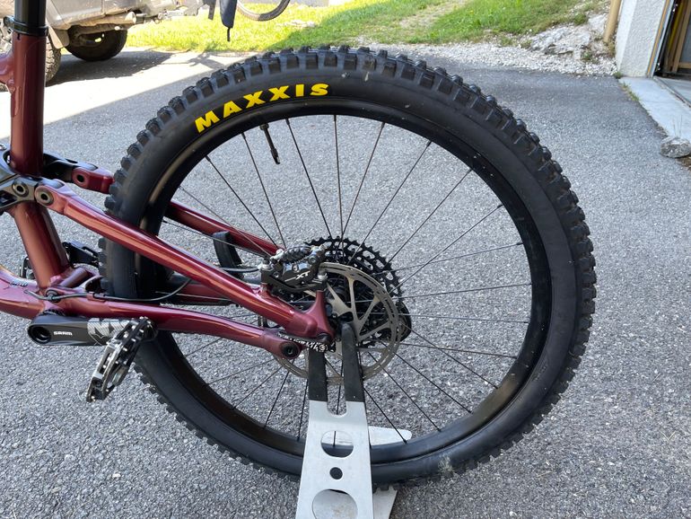 Used Specialized Status 160 2023 2023 Mountainbike, Viola — image 5 of 9