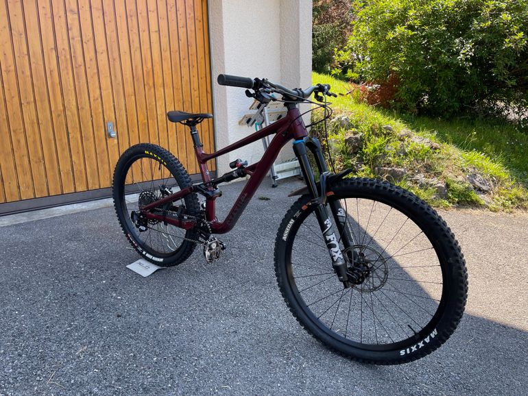 Used Specialized Status 160 2023 2023 Mountainbike, Viola — image 2 of 9