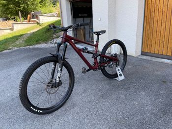 Used Specialized Status 160 2023 2023 Mountainbike, Viola — image 3 of 9