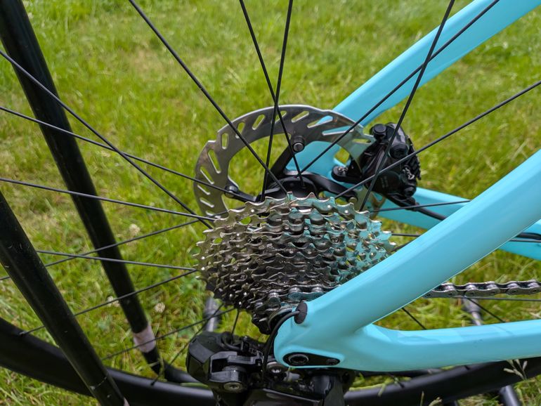 Used Bianchi Oltre Shimano 105 Di2 2026 Road & Gravel, Green — image 3 of 11
