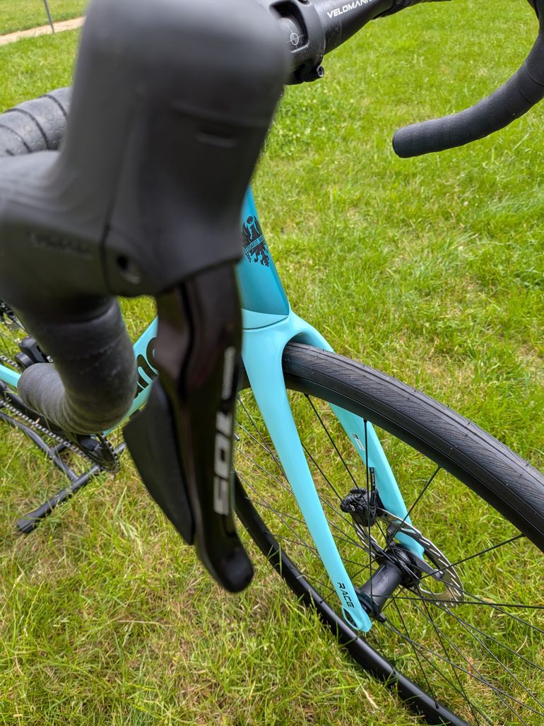 Used Bianchi Oltre Shimano 105 Di2 2026 Road & Gravel, Green — image 8 of 11