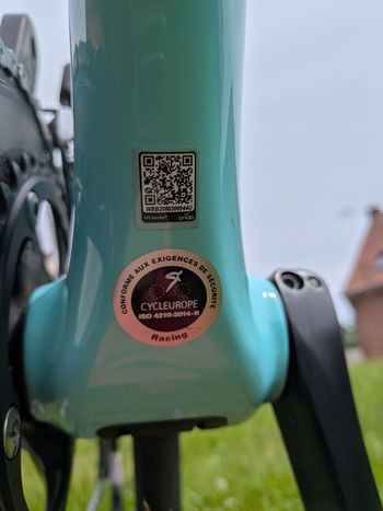 Used Bianchi Oltre Shimano 105 Di2 2026 Road & Gravel, Green — image 10 of 11