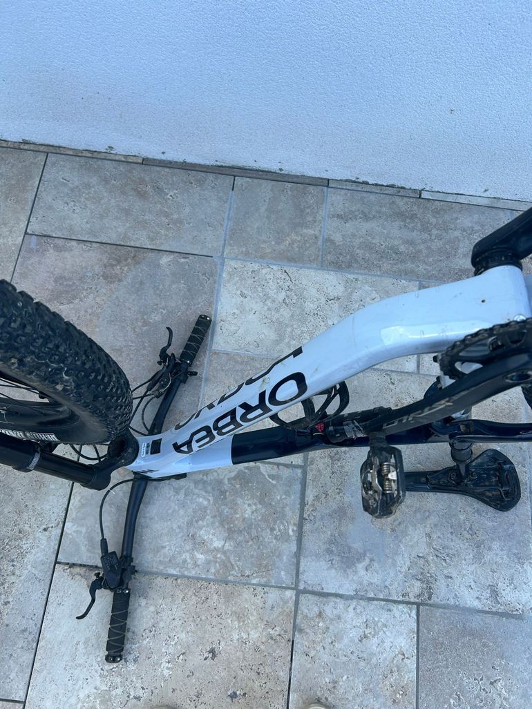 Used Orbea OIZ M10 AXS 2024 2024 Mountainbike, White, 29 — image 9 of 9