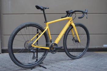 Used Specialized Diverge Sport Carbon 2020 2020 Road & Gravel, White — image 4 of 37